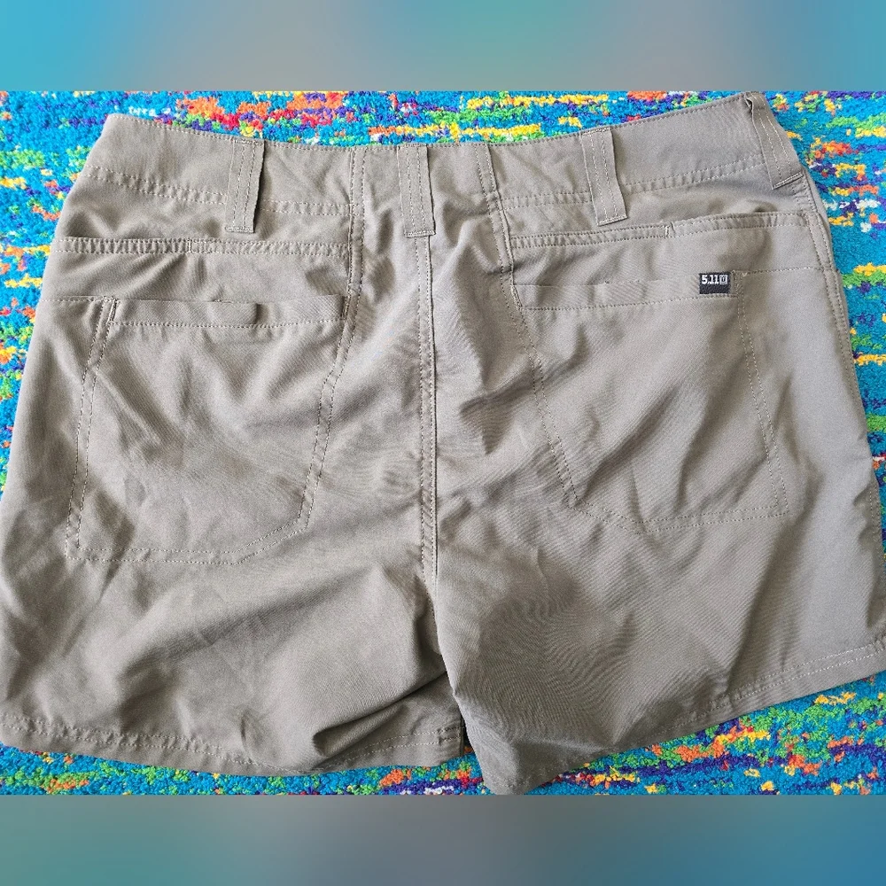 5.11 Layla Shorts In Ranger Green Size 12, 5